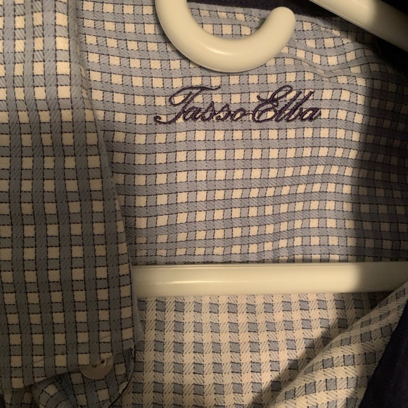 Button down shirt. Checkered pattern. - Picture 3 of 3